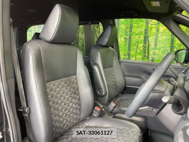 Toyota VOXY 2023-06 8247106-7