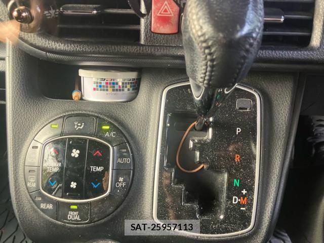 Toyota VOXY 2014-08 8247131-15