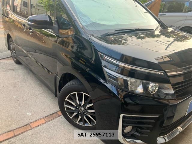 Toyota VOXY 2014-08 8247131-1