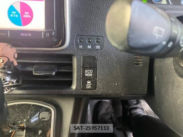 Toyota VOXY 2014-08 8247131-18