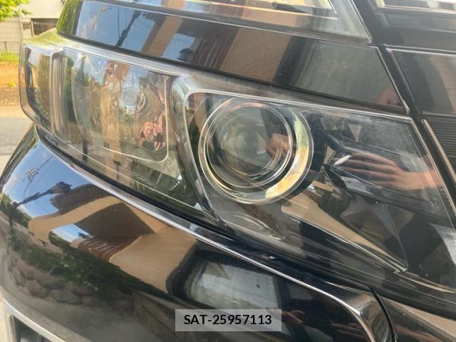 Toyota VOXY 2014-08 8247131-2