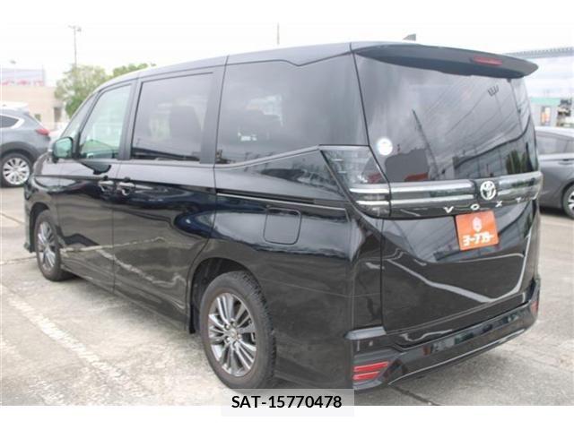 Toyota VOXY 2023-05 8247114-11