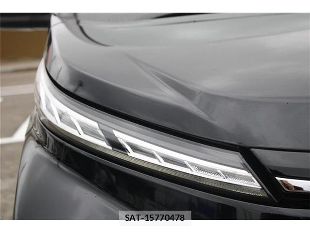 Toyota VOXY 2023-05 8247114-14