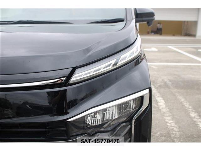 Toyota VOXY 2023-05 8247114-17