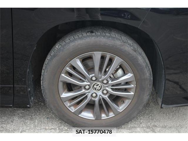 Toyota VOXY 2023-05 8247114-21