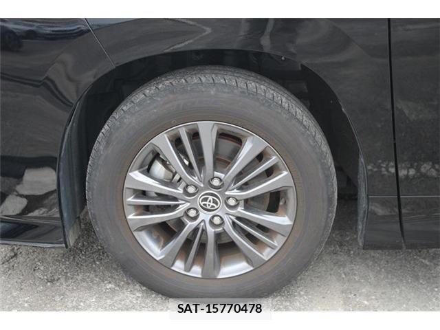 Toyota VOXY 2023-05 8247114-22