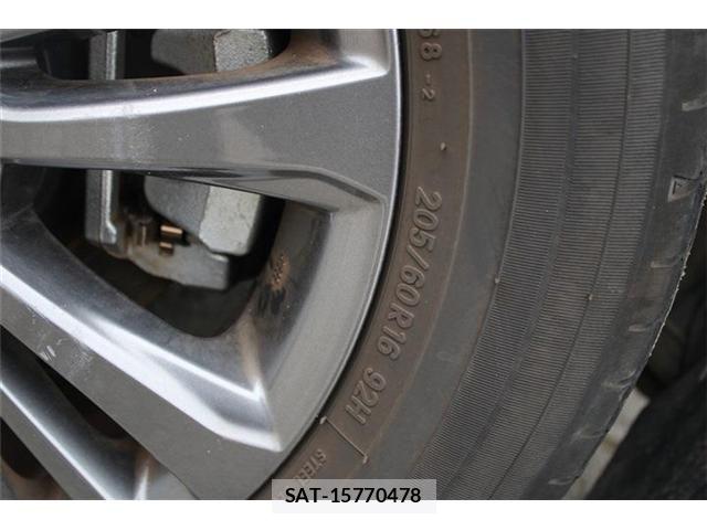 Toyota VOXY 2023-05 8247114-25