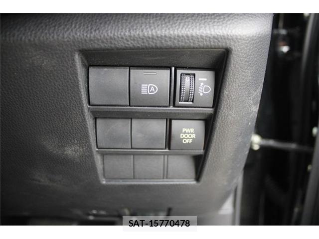 Toyota VOXY 2023-05 8247114-5