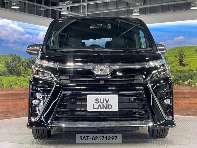 Toyota VOXY 2020-04 8247117-15