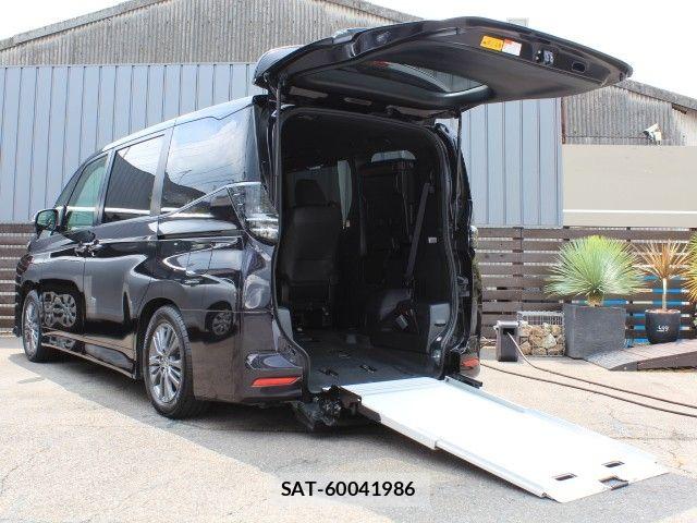 Toyota VOXY 2022-07 8247112-0