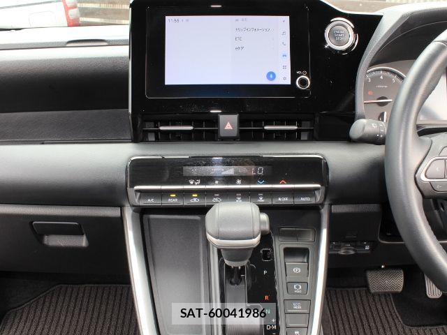 Toyota VOXY 2022-07 8247112-9