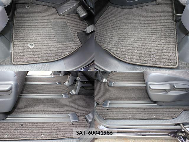 Toyota VOXY 2022-07 8247112-19