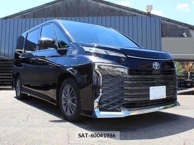 Toyota VOXY 2022-07 8247112-24