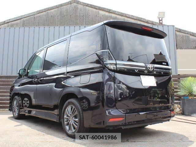 Toyota VOXY 2022-07 8247112-25