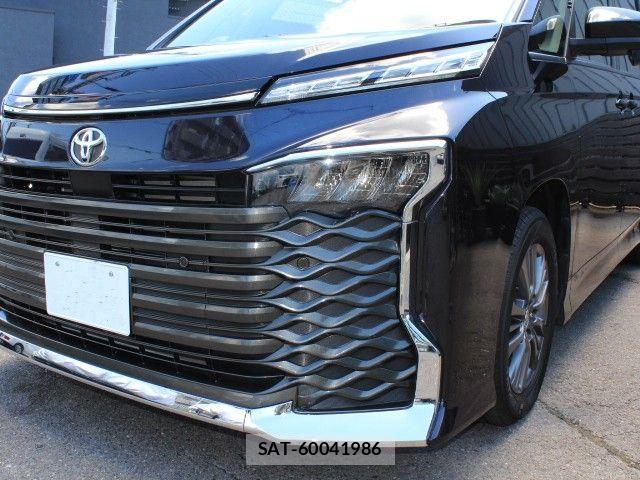 Toyota VOXY 2022-07 8247112-26
