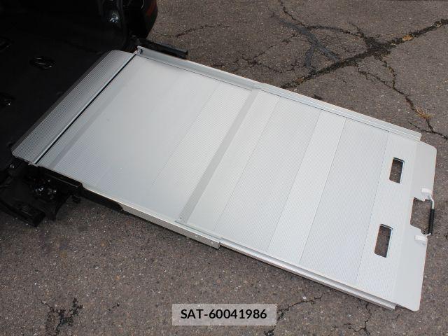 Toyota VOXY 2022-07 8247112-2