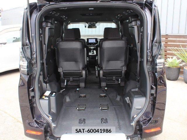 Toyota VOXY 2022-07 8247112-3