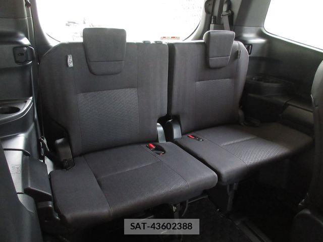 Toyota VOXY 2024-06 8317943-9