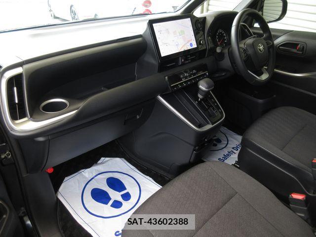 Toyota VOXY 2024-06 8317943-12