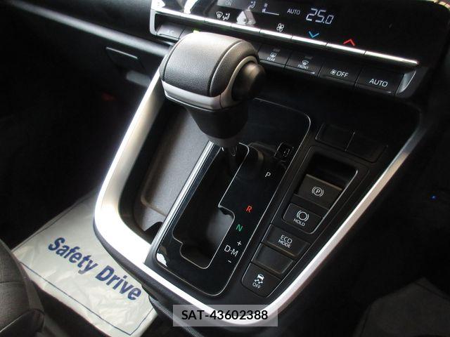 Toyota VOXY 2024-06 8317943-16