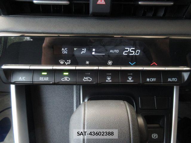 Toyota VOXY 2024-06 8317943-18