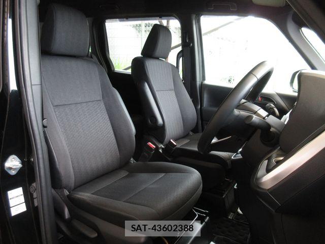 Toyota VOXY 2024-06 8317943-5