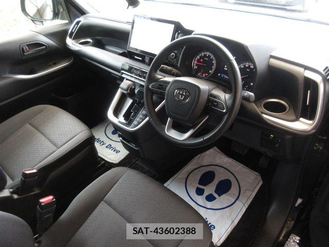 Toyota VOXY 2024-06 8317943-6