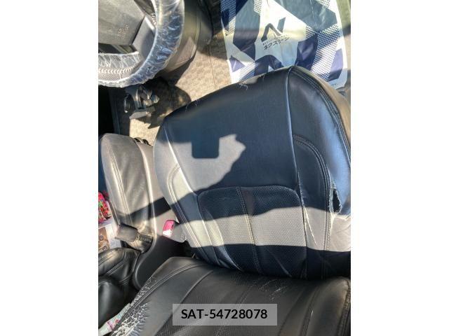 Toyota VOXY 2012-03 8317980-13