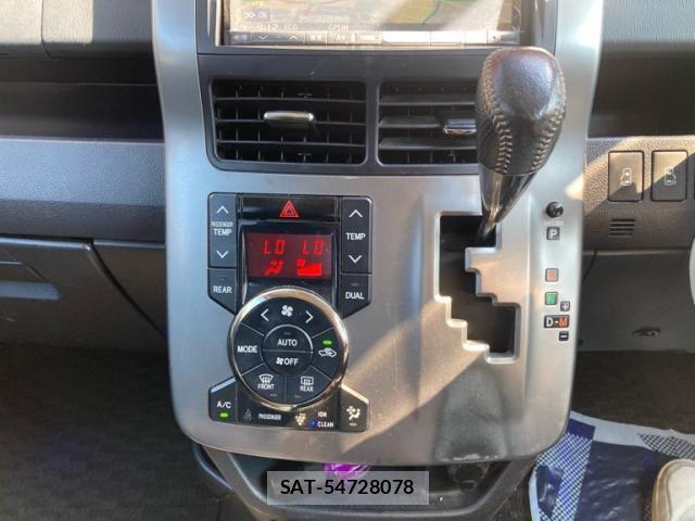 Toyota VOXY 2012-03 8317980-20