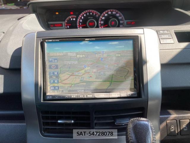 Toyota VOXY 2012-03 8317980-21
