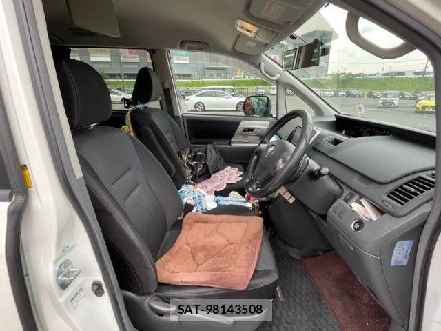 Toyota VOXY 2007-12 8317973-5