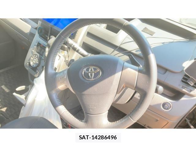 Toyota VOXY 2009-06 8317988-11