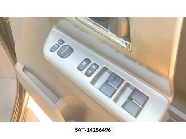 Toyota VOXY 2009-06 8317988-13
