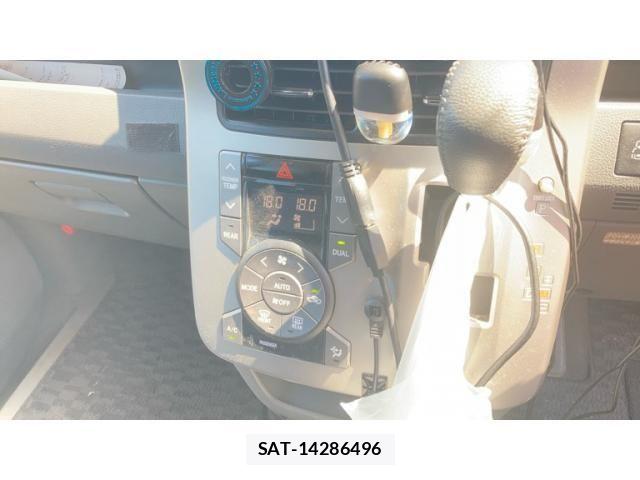 Toyota VOXY 2009-06 8317988-17