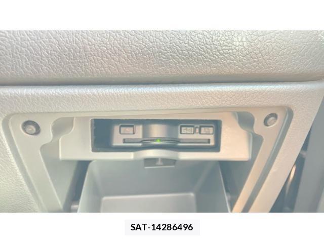 Toyota VOXY 2009-06 8317988-19