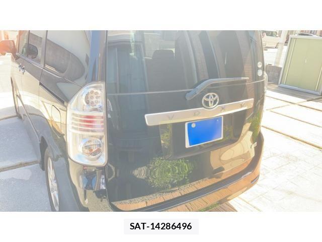 Toyota VOXY 2009-06 8317988-2
