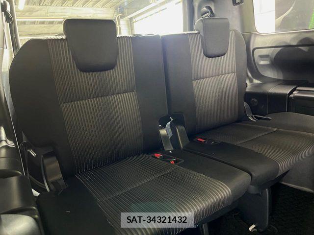 Toyota VOXY 2019-09 8317948-9
