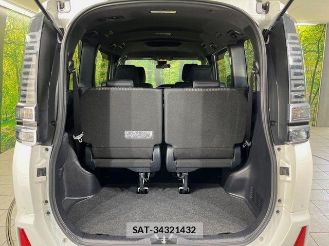 Toyota VOXY 2019-09 8317948-10