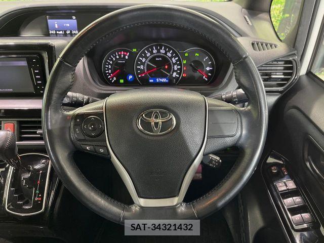 Toyota VOXY 2019-09 8317948-11