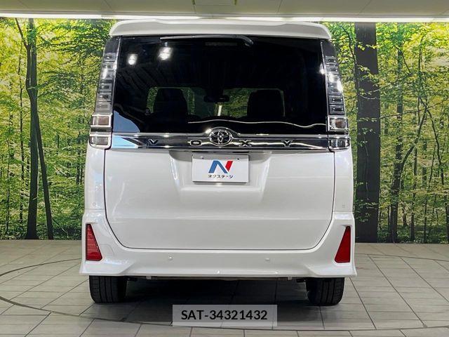 Toyota VOXY 2019-09 8317948-15