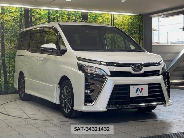 Toyota VOXY 2019-09 8317948-16