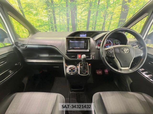 Toyota VOXY 2019-09 8317948-1