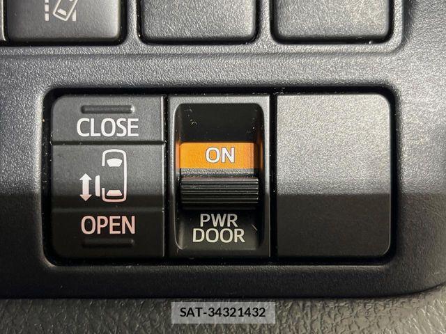 Toyota VOXY 2019-09 8317948-5