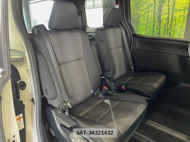 Toyota VOXY 2019-09 8317948-8
