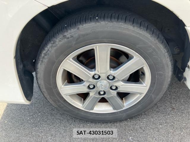 Toyota VOXY 2010-01 8317986-5