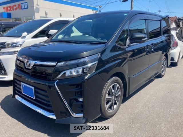 Toyota VOXY 2017-08 8317963-0