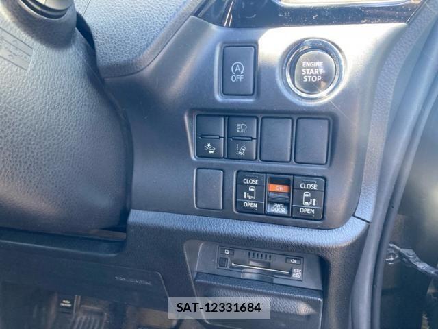 Toyota VOXY 2017-08 8317963-13