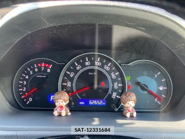 Toyota VOXY 2017-08 8317963-14