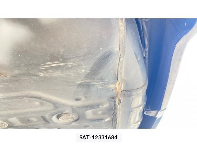 Toyota VOXY 2017-08 8317963-24