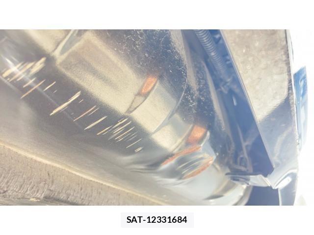 Toyota VOXY 2017-08 8317963-25